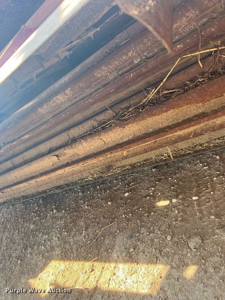 image for item DN3057 2017 MacDon M1240  swather / windrower