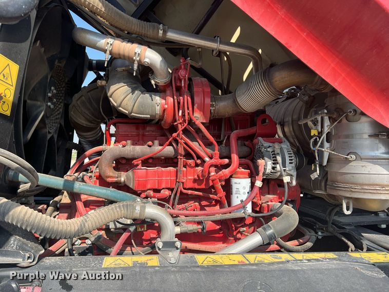 image for item DN3057 2017 MacDon M1240  swather / windrower