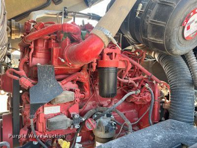 image for item DN3057 2017 MacDon M1240  swather / windrower