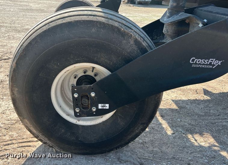 image for item DN3057 2017 MacDon M1240  swather / windrower