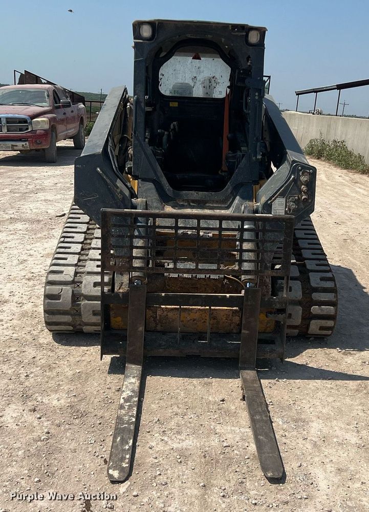 image for item DN3059 2019 John Deere 333G  skid steer loader