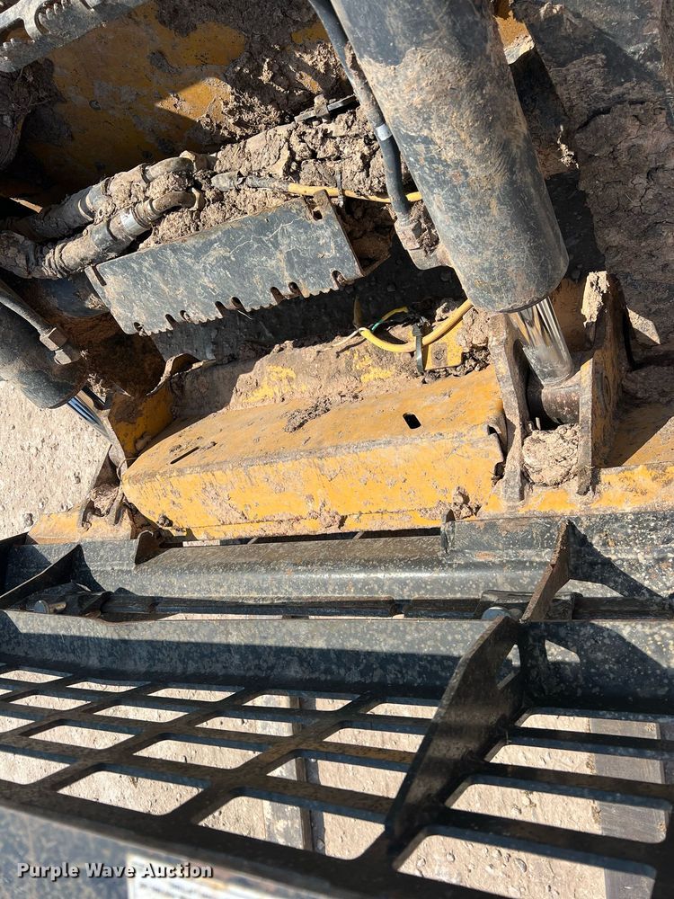 image for item DN3059 2019 John Deere 333G  skid steer loader