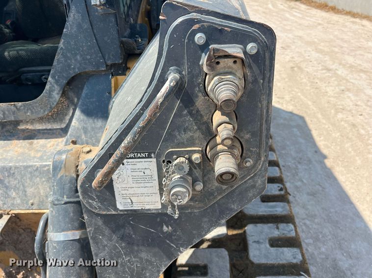 image for item DN3059 2019 John Deere 333G  skid steer loader