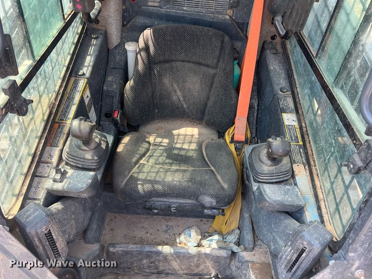 image for item DN3059 2019 John Deere 333G  skid steer loader