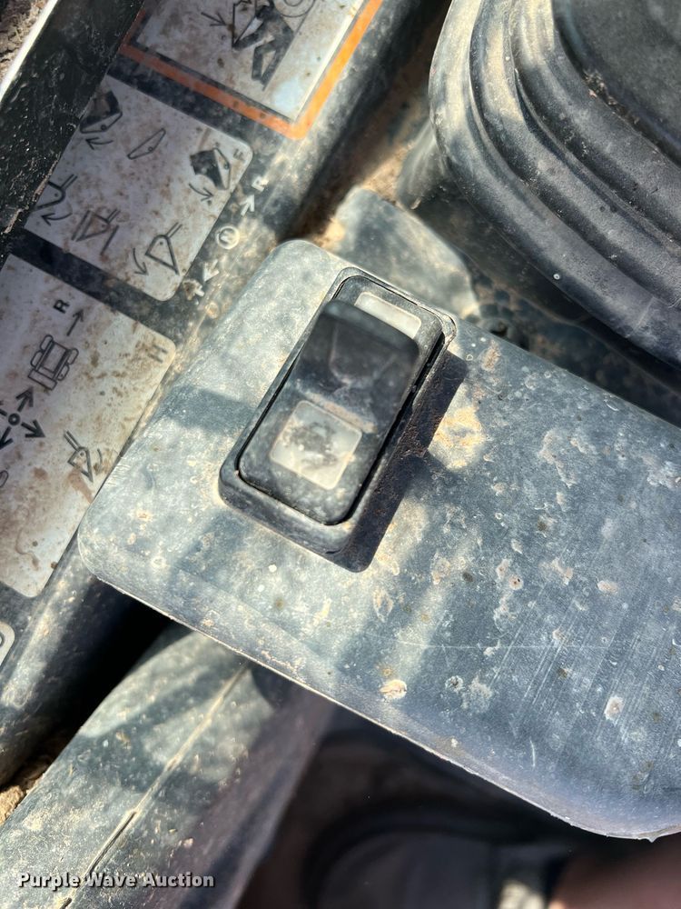 image for item DN3059 2019 John Deere 333G  skid steer loader