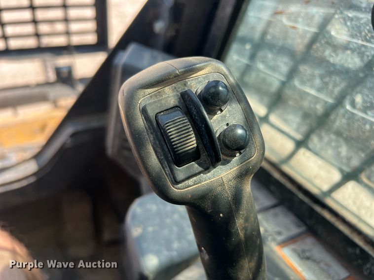 image for item DN3059 2019 John Deere 333G  skid steer loader