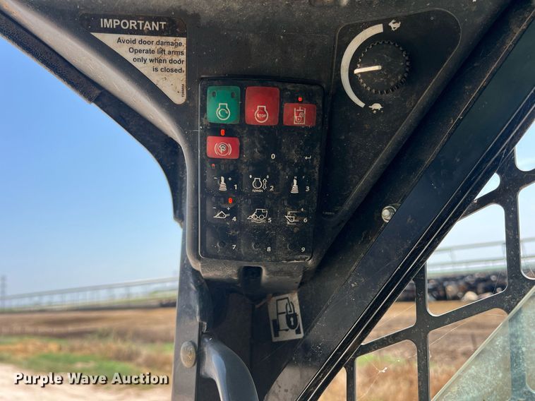 image for item DN3059 2019 John Deere 333G  skid steer loader