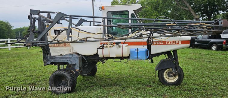 image for item DN8586 SpraCoupe Melroe 220  sprayer
