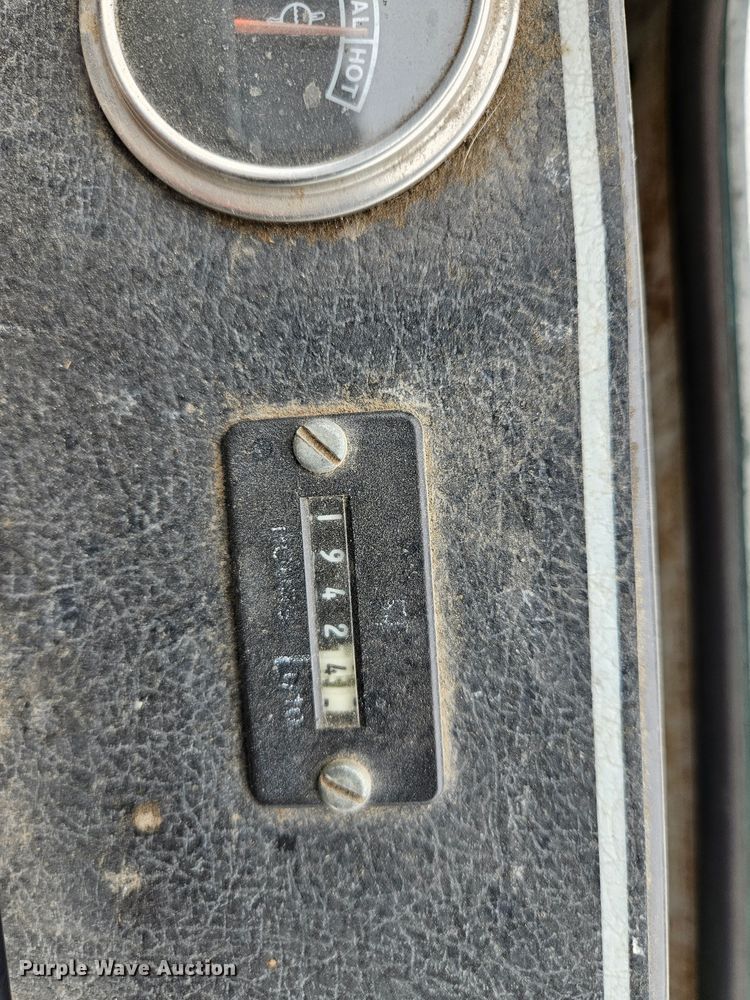 image for item DN8586 SpraCoupe Melroe 220  sprayer