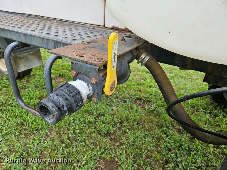 image for item DN8586 SpraCoupe Melroe 220  sprayer