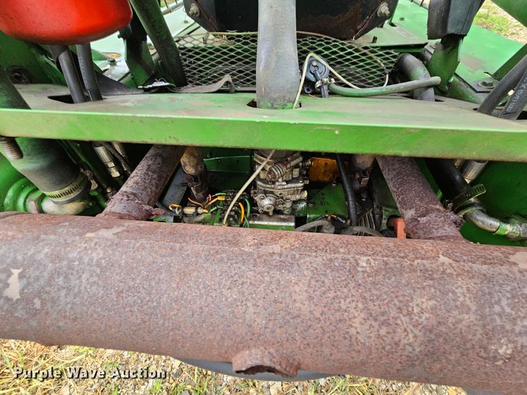 image for item DN8587 John Deere 90  skid steer loader