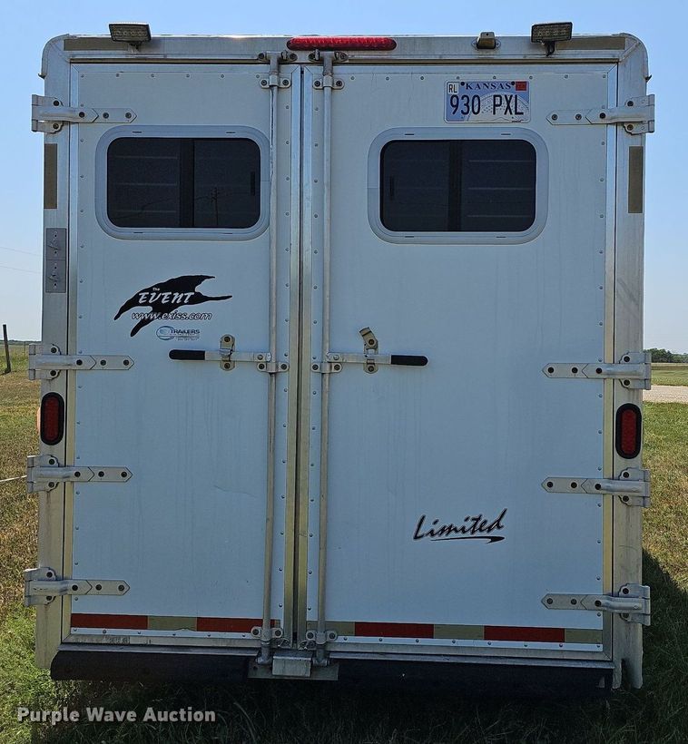 image for item DN8622 2003 Exiss Limited GNHC722T  horse trailer
