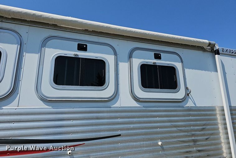 image for item DN8622 2003 Exiss Limited GNHC722T  horse trailer