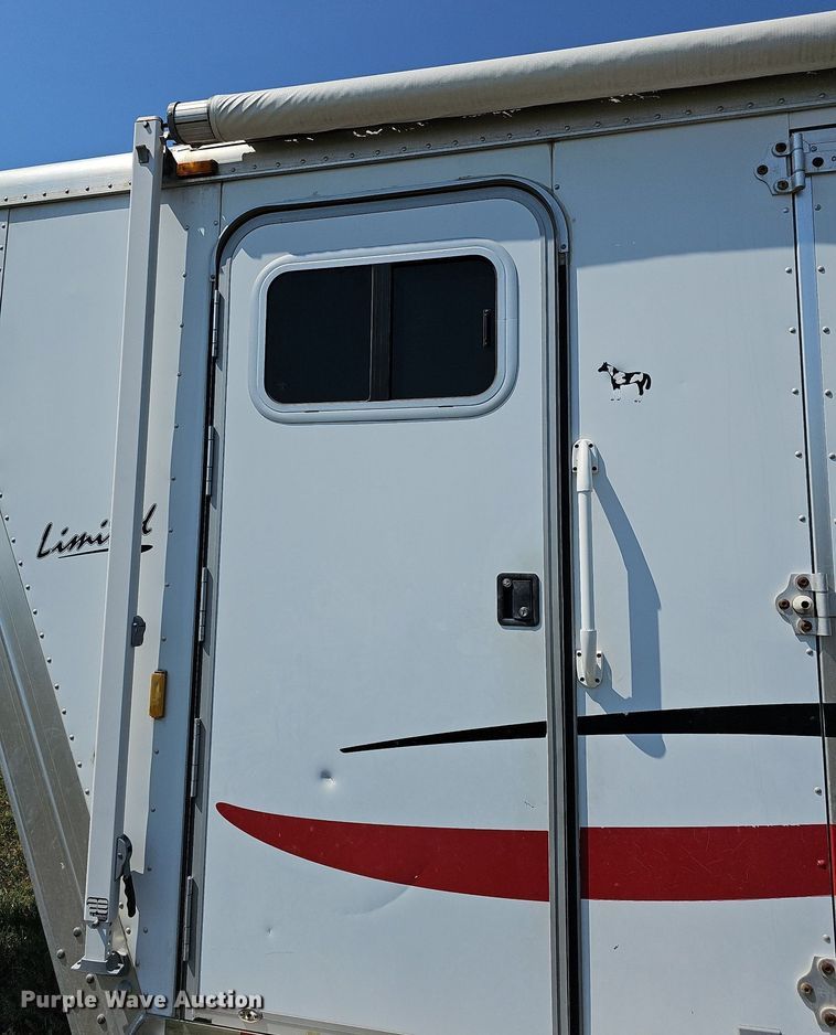 image for item DN8622 2003 Exiss Limited GNHC722T  horse trailer