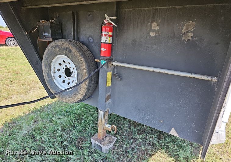 image for item DN8622 2003 Exiss Limited GNHC722T  horse trailer