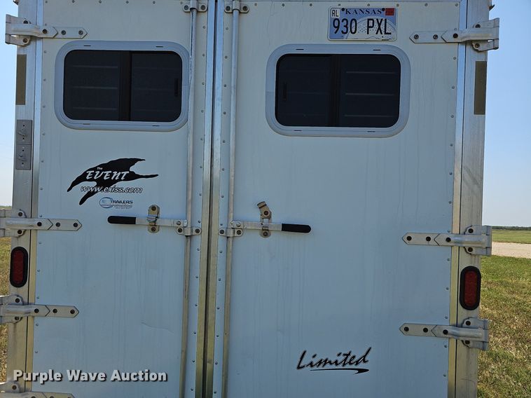 image for item DN8622 2003 Exiss Limited GNHC722T  horse trailer