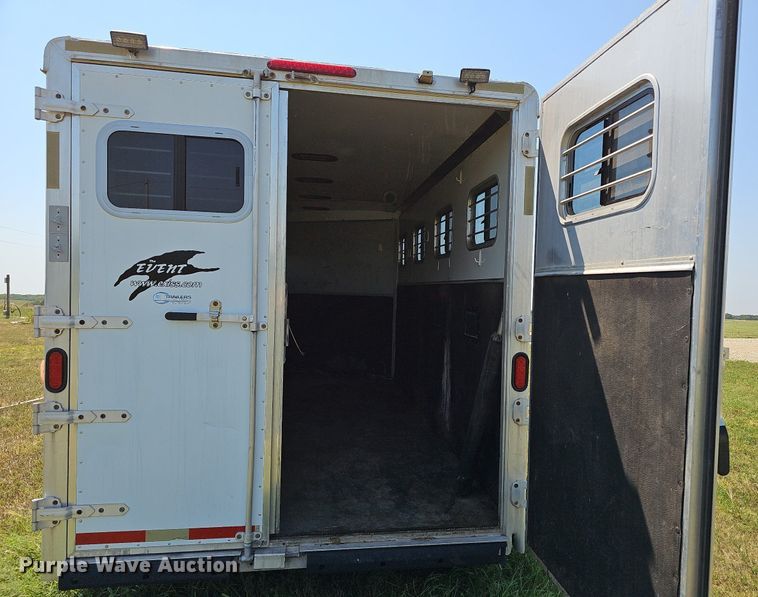 image for item DN8622 2003 Exiss Limited GNHC722T  horse trailer