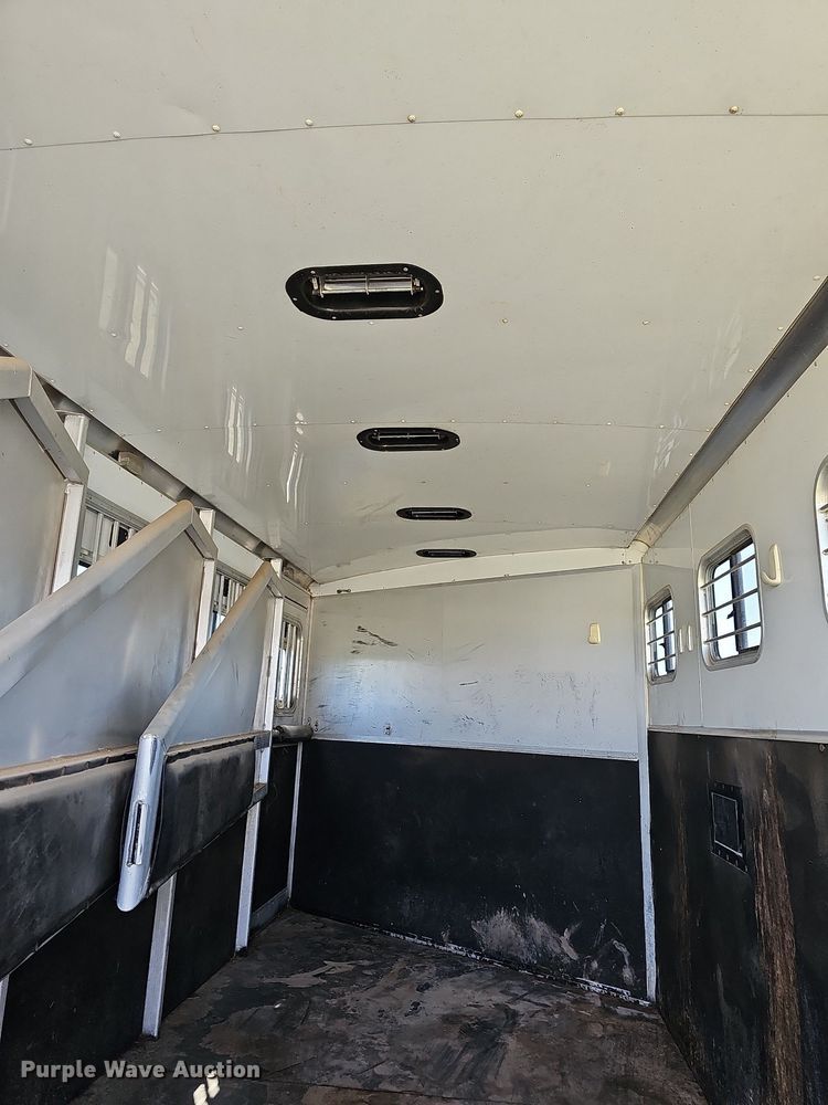 image for item DN8622 2003 Exiss Limited GNHC722T  horse trailer