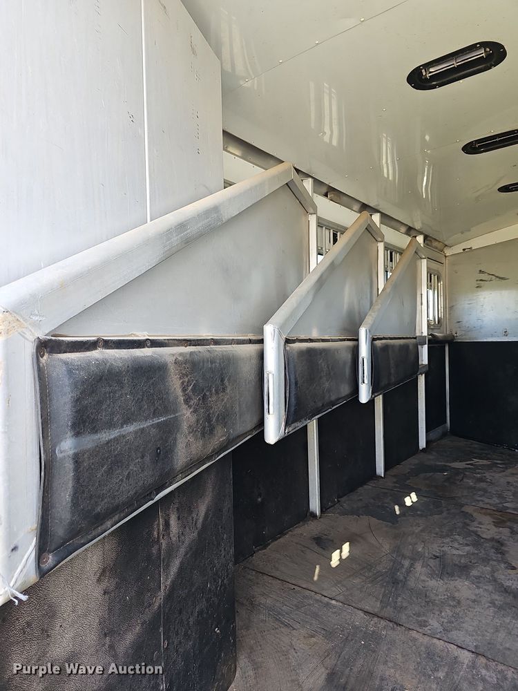 image for item DN8622 2003 Exiss Limited GNHC722T  horse trailer