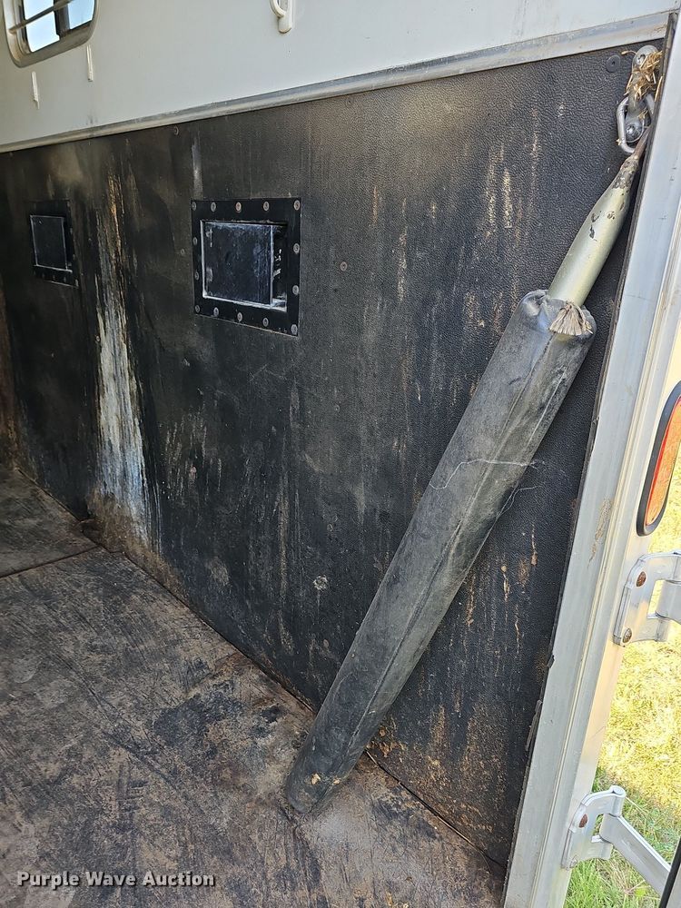 image for item DN8622 2003 Exiss Limited GNHC722T  horse trailer