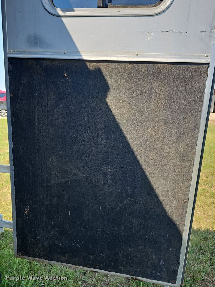 image for item DN8622 2003 Exiss Limited GNHC722T  horse trailer