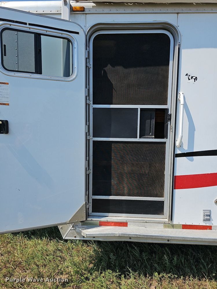 image for item DN8622 2003 Exiss Limited GNHC722T  horse trailer