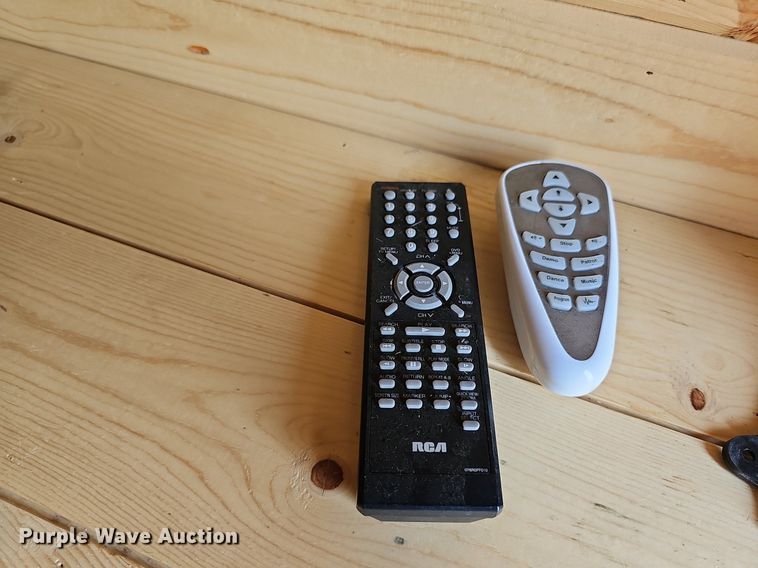 image for item DN8622 2003 Exiss Limited GNHC722T  horse trailer