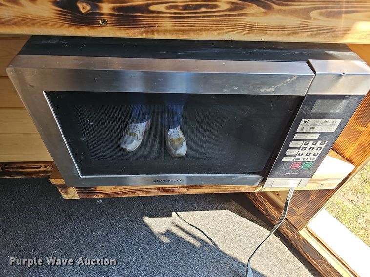 image for item DN8622 2003 Exiss Limited GNHC722T  horse trailer