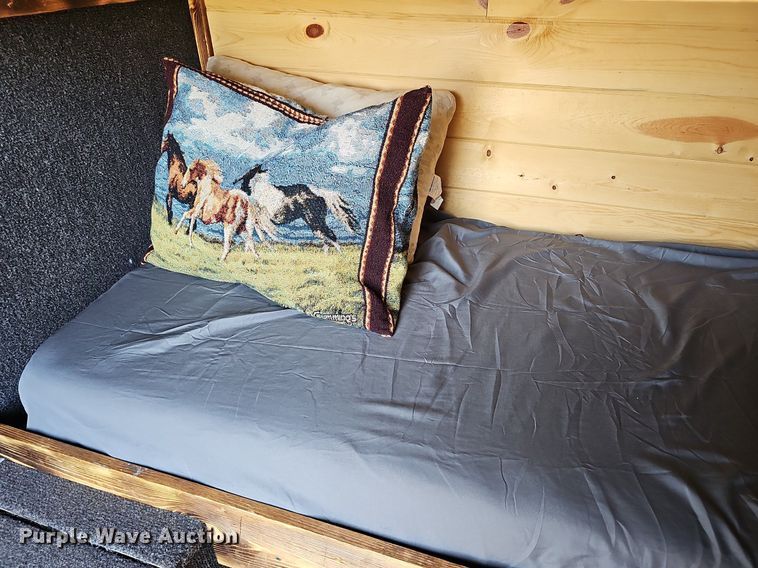 image for item DN8622 2003 Exiss Limited GNHC722T  horse trailer