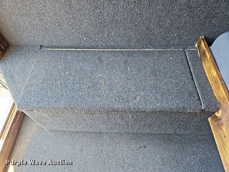 image for item DN8622 2003 Exiss Limited GNHC722T  horse trailer