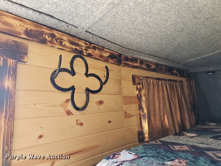 image for item DN8622 2003 Exiss Limited GNHC722T  horse trailer