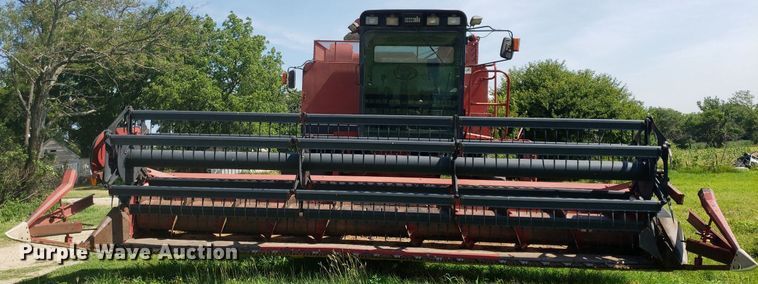 image for item DO2927 1987 Case IH 1660  RWA combine