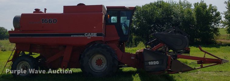 image for item DO2927 1987 Case IH 1660  RWA combine