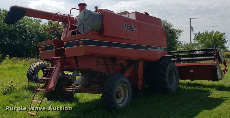 image for item DO2927 1987 Case IH 1660  RWA combine