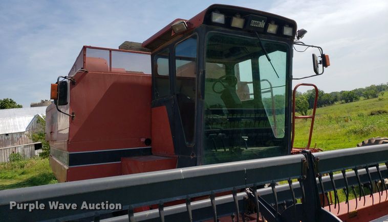 image for item DO2927 1987 Case IH 1660  RWA combine