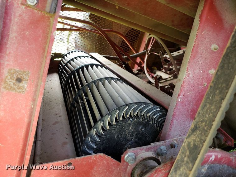 image for item DO2927 1987 Case IH 1660  RWA combine