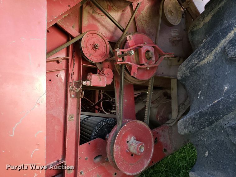 image for item DO2927 1987 Case IH 1660  RWA combine