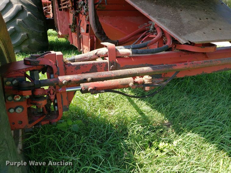 image for item DO2927 1987 Case IH 1660  RWA combine