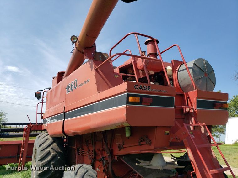 image for item DO2927 1987 Case IH 1660  RWA combine