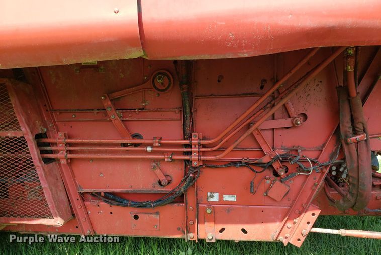 image for item DO2927 1987 Case IH 1660  RWA combine