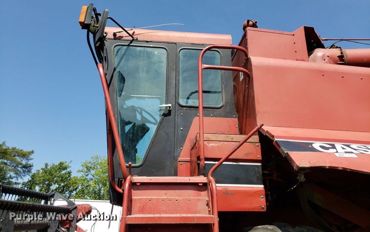 image for item DO2927 1987 Case IH 1660  RWA combine