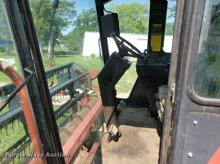 image for item DO2927 1987 Case IH 1660  RWA combine