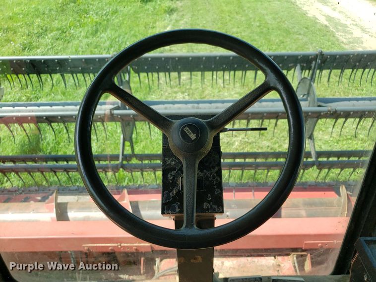 image for item DO2927 1987 Case IH 1660  RWA combine