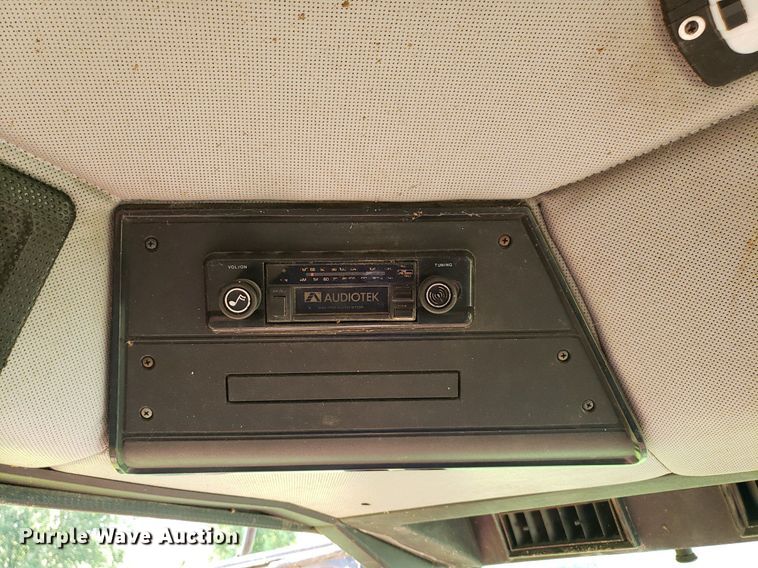 image for item DO2927 1987 Case IH 1660  RWA combine