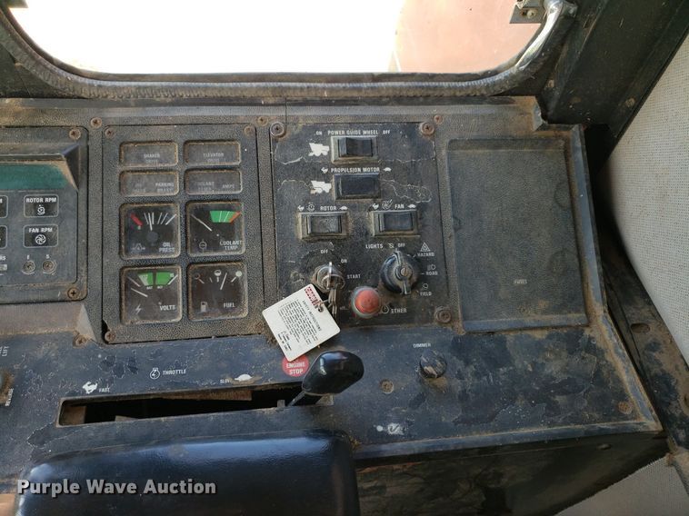 image for item DO2927 1987 Case IH 1660  RWA combine