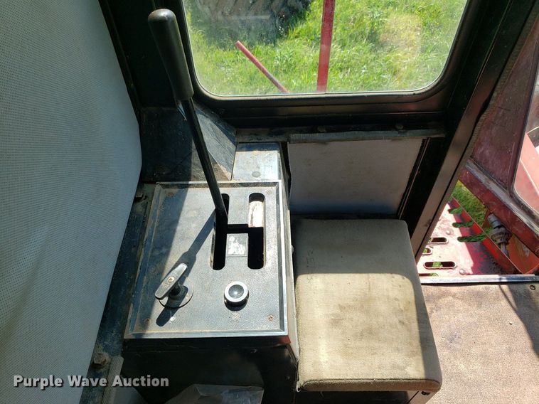 image for item DO2927 1987 Case IH 1660  RWA combine