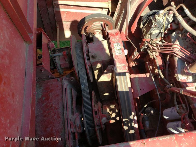 image for item DO2927 1987 Case IH 1660  RWA combine