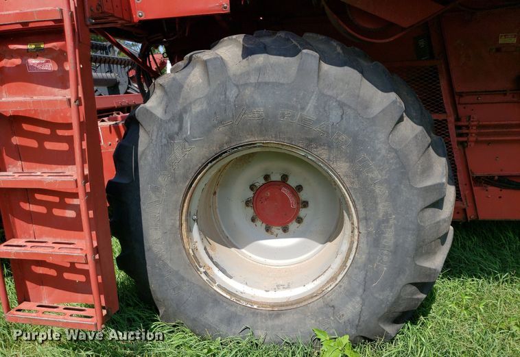 image for item DO2927 1987 Case IH 1660  RWA combine