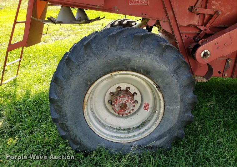 image for item DO2927 1987 Case IH 1660  RWA combine