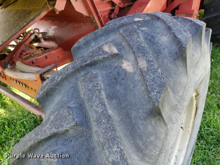 image for item DO2927 1987 Case IH 1660  RWA combine